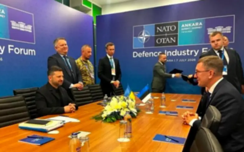 Estonia và Ukraine ký thỏa thuận hợp tác drone tại Hội nghị NATO