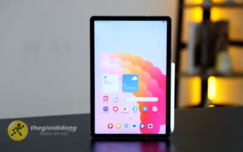Galaxy Tab S10 FE: Tablet có bút S Pen cho ghi chú, họp online và làm việc gọn nhẹ