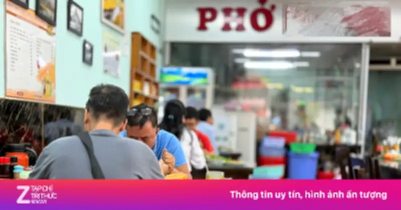 Giá xăng chiếm bao nhiêu trong tô phở 50.000 đồng? Chuyên gia giải mã
