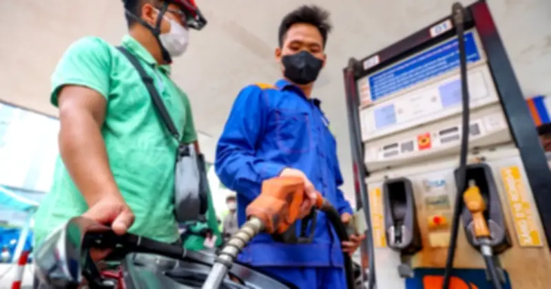 Giá xăng dầu giảm mạnh từ 16h hôm nay 2/7, xăng E5RON92 còn 19.730 đồng/lít