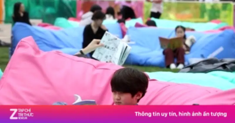 Giới trẻ Hàn Quốc đổ xô theo trào lưu 'text hip' - đọc sách là thời thượng