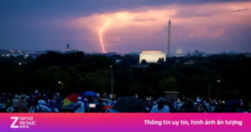 Giông sét tại nơi ông Trump phát biểu, người dân sơ tán khẩn