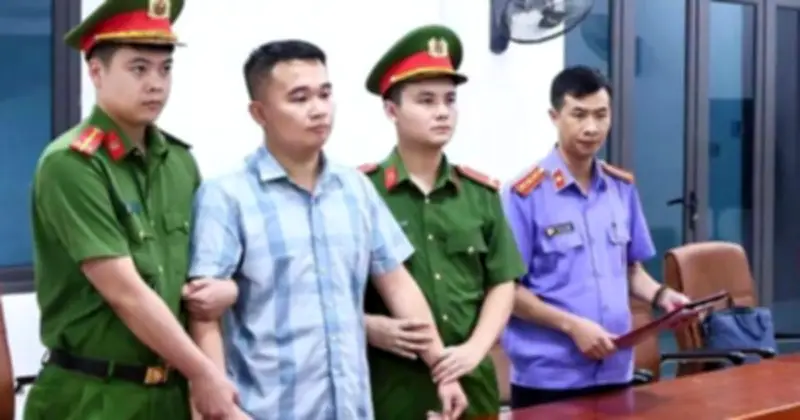 Giáo viên Nguyễn Hà Duy bị bắt khẩn cấp vụ 140 điểm 10 Toán