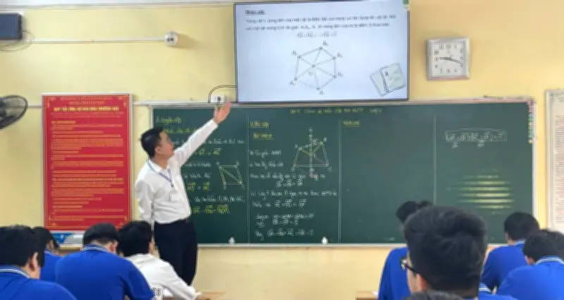 Giáo viên Trường THPT Chuyên Tuyên Quang bị giữ khẩn cấp vì dạy thêm toán trái phép