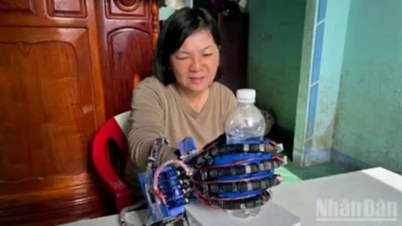 Găng tay thông minh tích hợp AI đoạt giải nhất cuộc thi sáng tạo Lâm Đồng