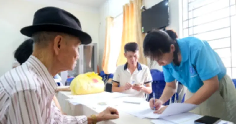 Hà Nội hướng dẫn chi trả lương hưu tại nhà cho người yếu thế