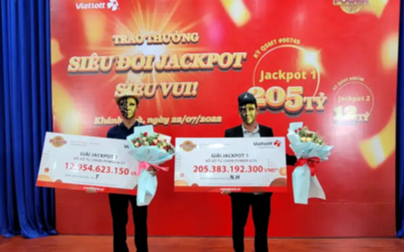 Hai người cùng trúng Vietlott gần 2 tỷ đồng cuối tuần