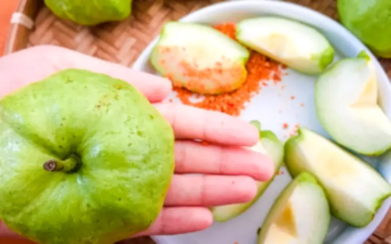 Học cách ăn ổi đúng chuẩn để tốt cho sức khỏe