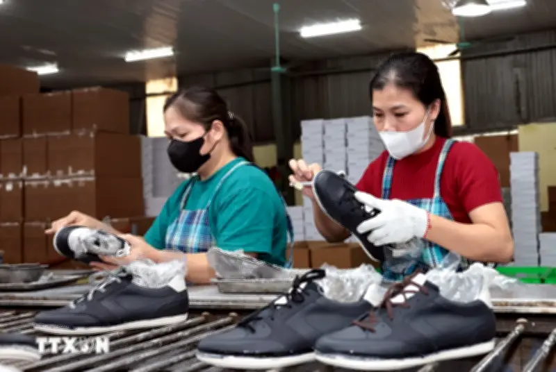 Hàng trăm công nhân trở lại làm việc sau 1 ngày ngừng việc tập thể
