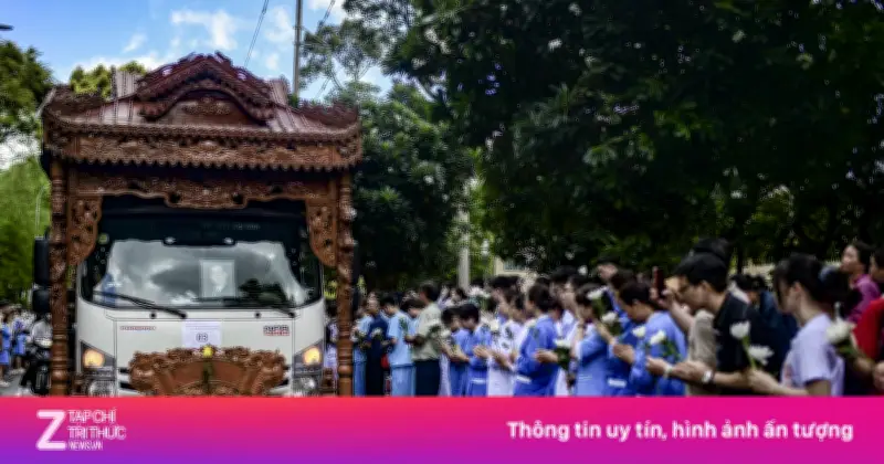 Hàng trăm y bác sĩ tiễn biệt GS Nguyễn Đình Hối trên đường Hồng Bàng
