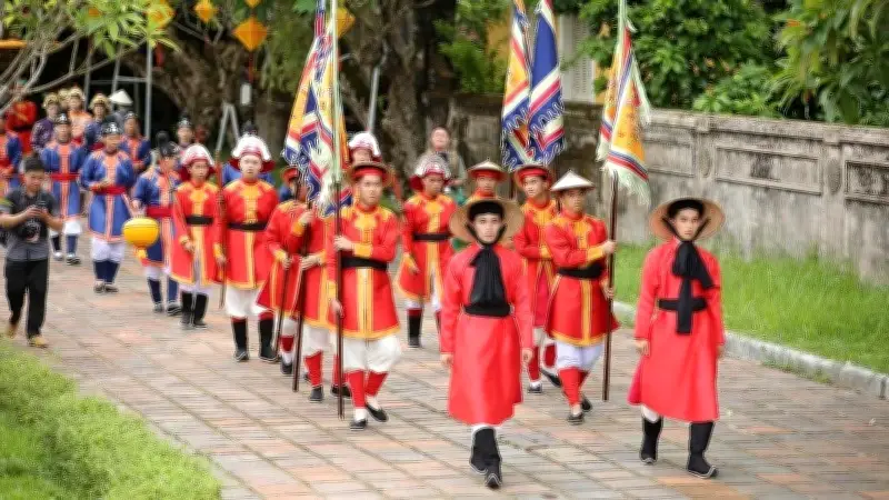 Hoạt cảnh Ngự giá trong Hoàng thành Huế thu hút đông đảo người xem