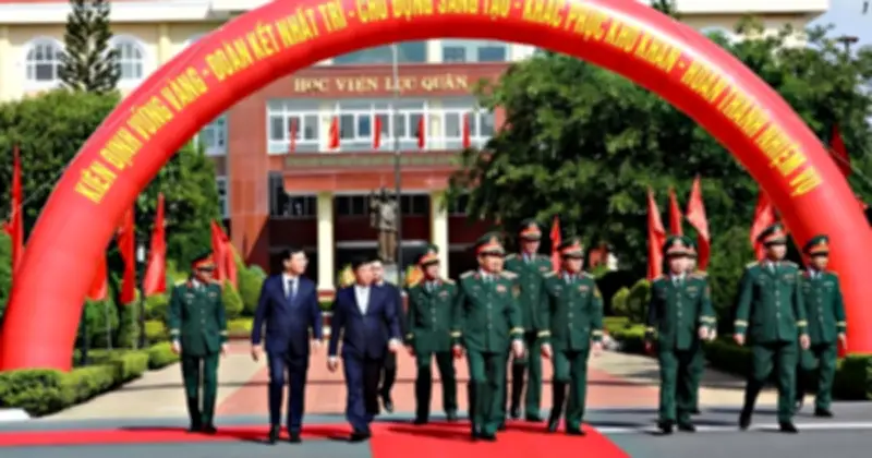 Đại tướng Phan Văn Giang dự lễ 80 năm Học viện Lục quân, đón nhận Huân chương Bảo vệ Tổ quốc hạng nhất