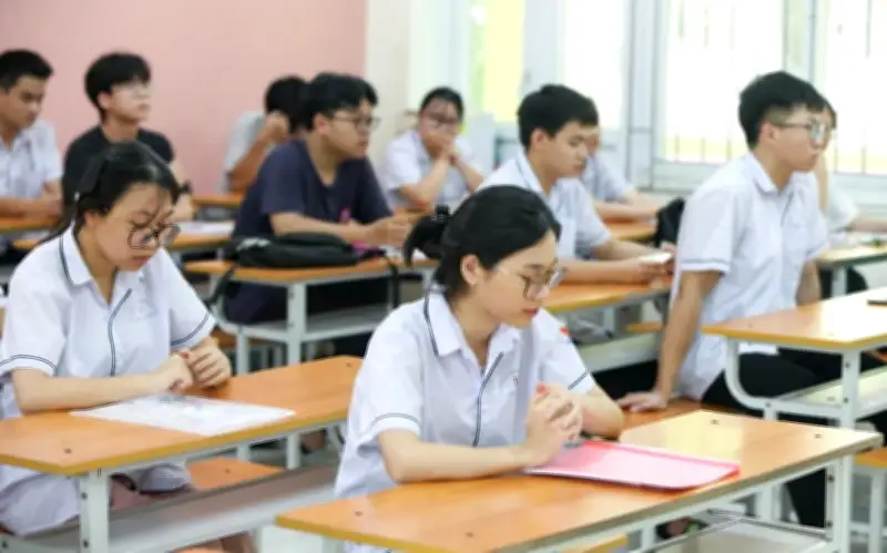 Điểm chuẩn đại học 2026 dự kiến giảm 1-3 điểm, tổ hợp C00 giảm mạnh