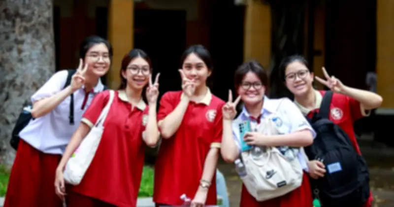 Điểm chuẩn ngành 'nóng' biến động ra sao? Chuyên gia tư vấn trực tuyến