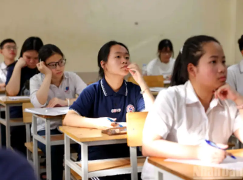 Điểm trung bình Ngữ văn thi tốt nghiệp THPT 2026 giảm 0,5 so với năm ngoái