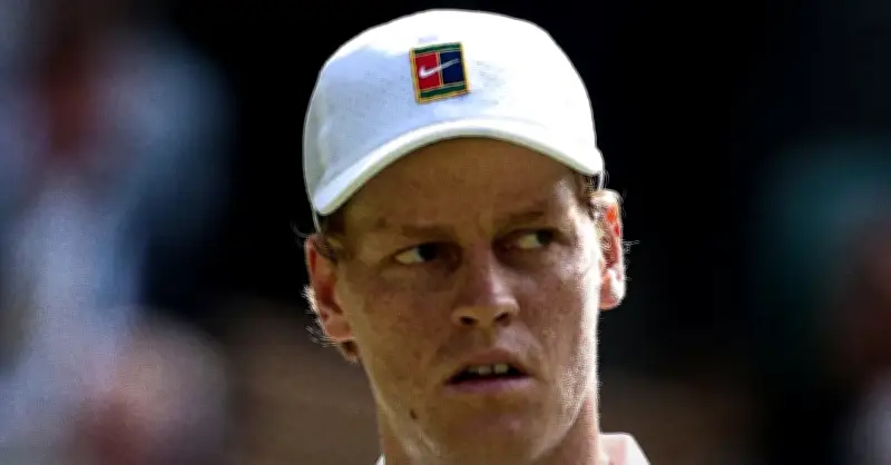 Jannik Sinner hạ Brooksby, vào vòng 4 Wimbledon 2026