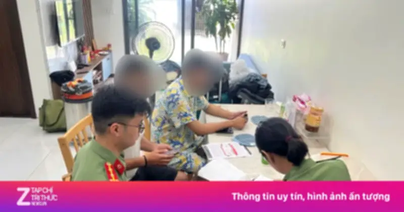 Khai báo lưu trú qua đêm: Luật sư nói không gây phiền hà