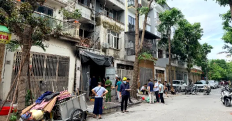 Khám nghiệm hiện trường vụ cháy biệt thự khiến 2 người tử vong ở Hà Nội