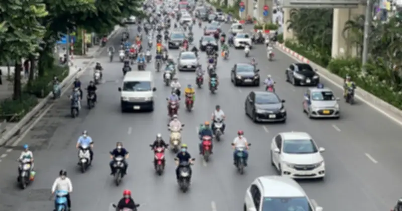 Không khí Hà Nội và TP.HCM cải thiện sau một tháng dùng xăng E10