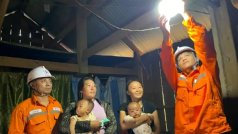 Lai Châu: 100% thôn bản có điện lưới quốc gia sau khi hoàn thành cấp điện hai bản Huổi Dạo và Huổi Lính
