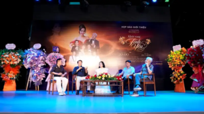 Liveshow 'Khát vọng tình yêu' tri ân anh hùng liệt sĩ và thầy cô
