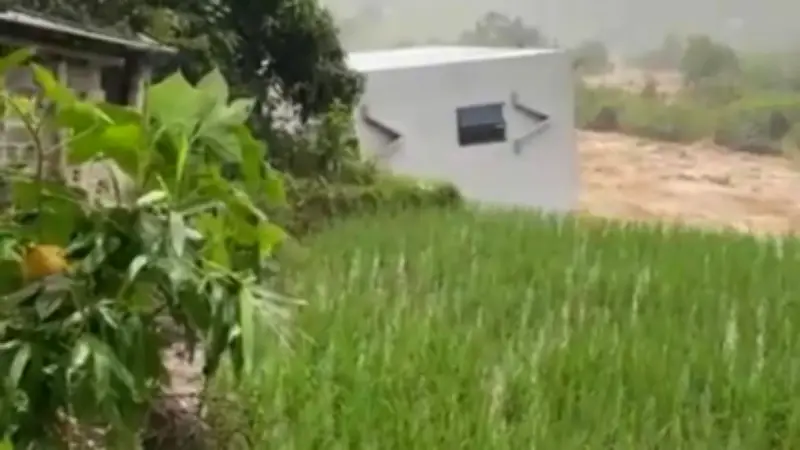 Mưa lũ làm sập nhà dân tại Lai Châu, may mắn không thiệt hại về người