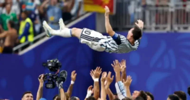 Messi đá hỏng phạt đền rồi ghi bàn, Argentina thắng Ai Cập 3-2