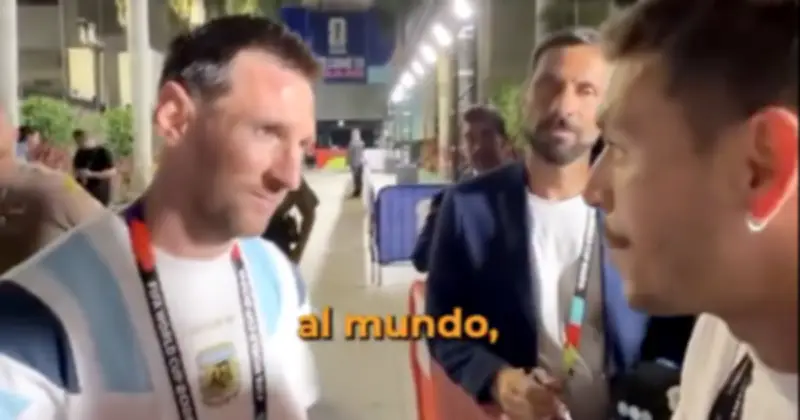 Messi xúc động nhận tràng hạt từ Vatican, ôm CĐV tại World Cup 2026