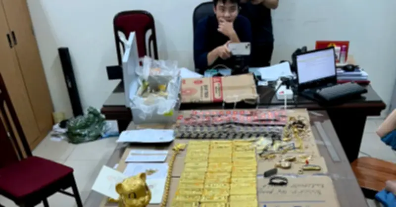 Mr Pips sở hữu bất động sản khắp nước, nhiều siêu xe và vàng nguyên khối