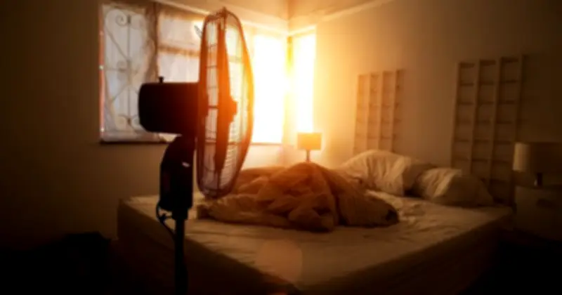 Mất trắng 58 giờ ngủ/năm vì nắng nóng: Sóng nhiệt đang tàn phá sức khỏe người Việt