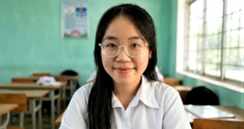 Nữ sinh thủ khoa nhiều tổ hợp ở Đà Nẵng chia sẻ 3 lần vỡ òa khi xem điểm thi