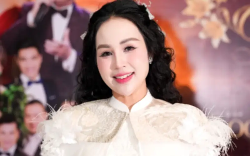 Nữ tiến sĩ quê Nghệ An gây chú ý với dấu mốc 20 năm ca hát, tiết lộ người đặc biệt ủng hộ cả vật chất và tinh thần