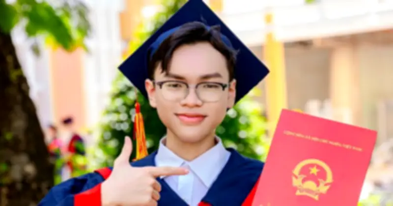 Nam sinh Đồng Tháp đạt 9,75 điểm văn: Học không luyện đề tràn lan