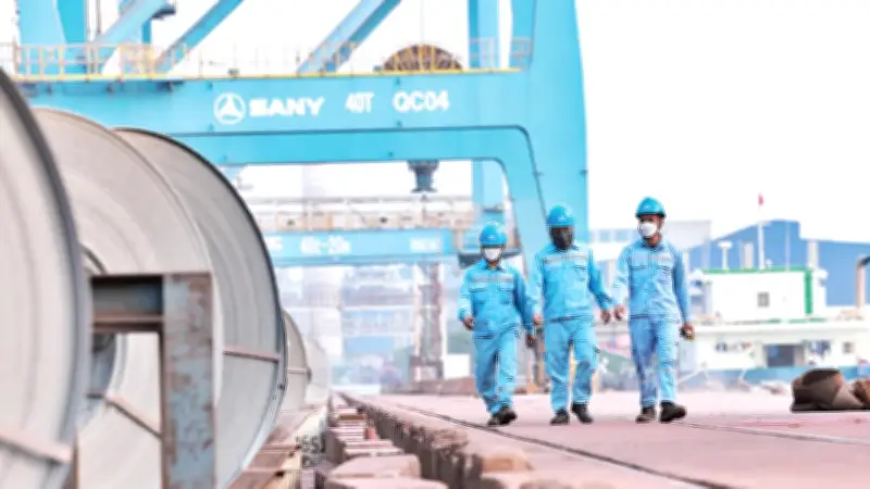 Ngành thép Việt Nam đối mặt nhiều thách thức nhưng vẫn giữ triển vọng tăng trưởng năm 2026