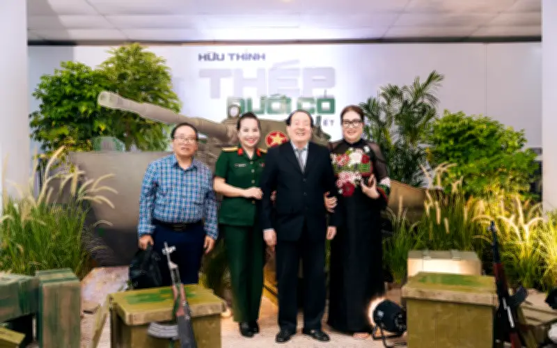 Nhà thơ Hữu Thỉnh ra mắt tiểu thuyết Thép Dưới Cỏ