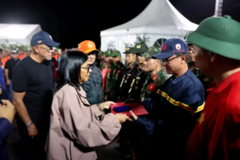 Đoàn Việt Nam đưa 45 thi thể nạn nhân động đất tại Venezuela ra khỏi đống đổ nát