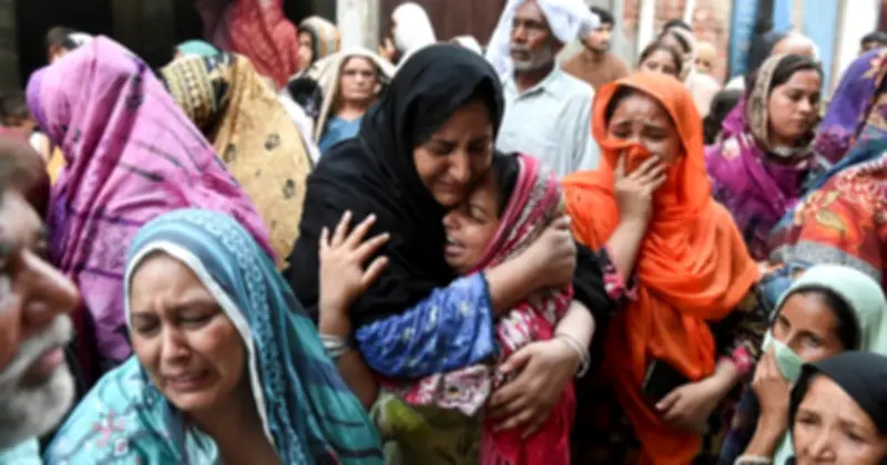 Pakistan: Sập mái trung tâm dạy thêm, 14 học sinh thiệt mạng