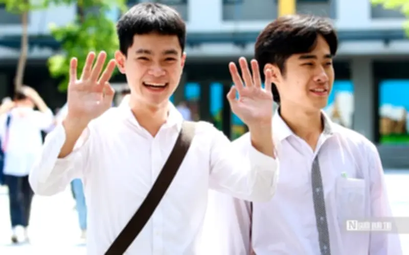 Phổ điểm thi tốt nghiệp THPT 2026: Toán có 4.208 điểm 10, Ngữ văn không điểm tuyệt đối