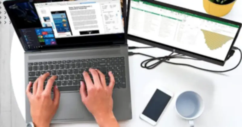 Sai lầm khi dùng laptop khiến cổ vai đau âm thầm nhiều năm