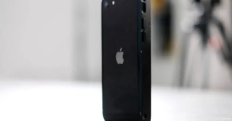 Sinh viên Việt chế tạo iPhone SE 3 pin 6.500mAh, bộ nhớ 512GB