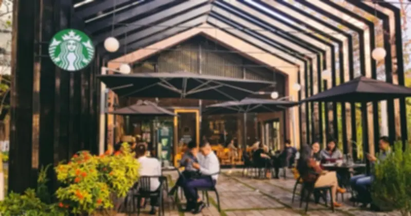 Starbucks phối hợp công an xác minh nghi vấn camera quay lén tại Ecopark