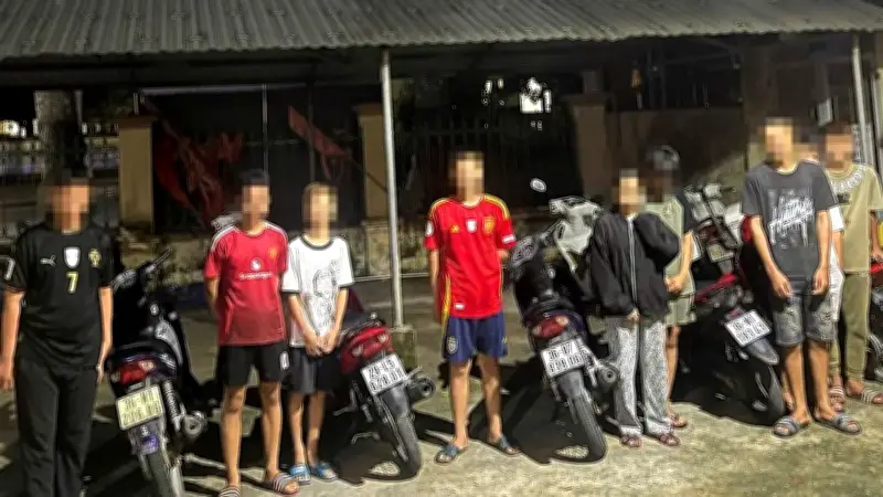 Thanh Hóa: Xử phạt 4 thanh thiếu niên lạng lách, đánh võng 69 triệu đồng