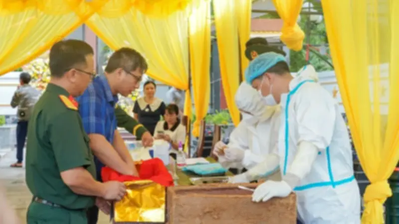 Thái Nguyên lấy mẫu ADN 43 liệt sĩ tại nghĩa trang Yên Đổ