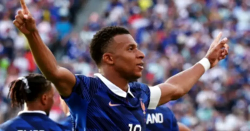 Thượng nghị sĩ Paraguay lại dọa kiện Mbappe vì bị gọi là 'đáng khinh'