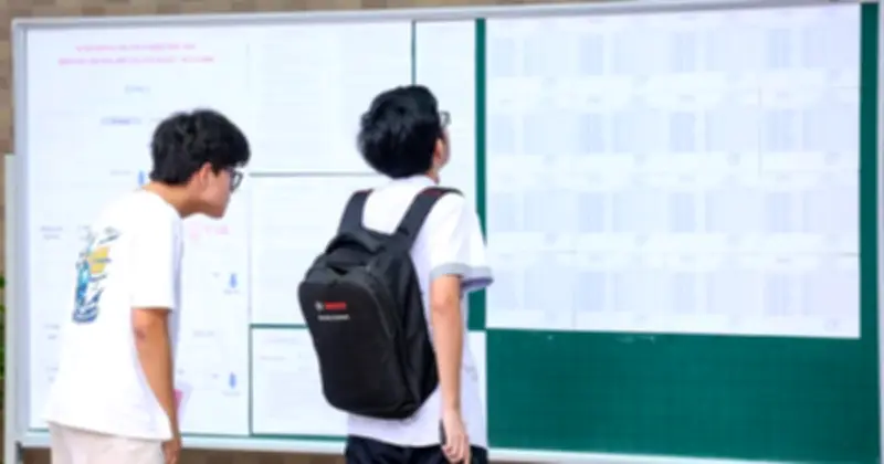 Thấp thỏm chờ điểm chuẩn: Điểm cao vẫn lo, 0,25 điểm quyết định đỗ trượt