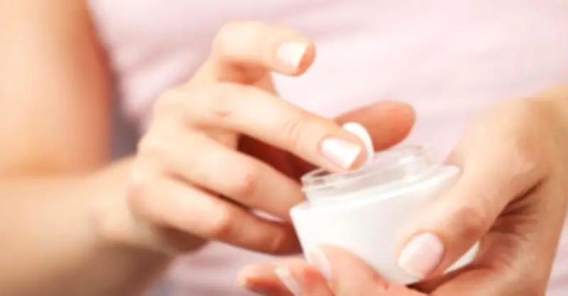 Thu hồi, tiêu hủy hai lo kem bôi da và nước rửa tay sai công thức