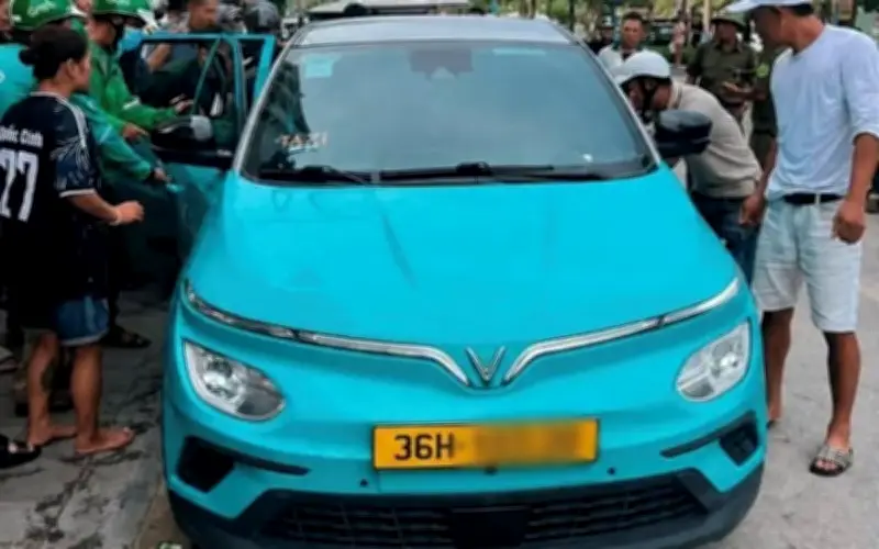 Tài xế taxi tử vong trong xe tại Sầm Sơn: Cảnh báo nguy cơ đột quỵ khi lái xe