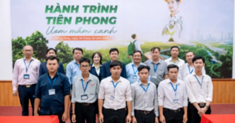 Tiền Phong Nam trao 150 triệu đồng học bổng 'Hành trình Tiên Phong - Ươm mầm xanh'