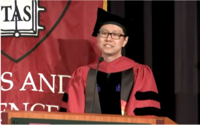 Tiến sĩ Harvard Joel Tan: Từ học sinh bị từ chối đến người phát biểu đại diện toàn khóa