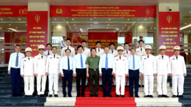 Tổng Bí thư, Chủ tịch nước Tô Lâm thăm Trung tâm Kỹ thuật nghiệp vụ Bộ Công an
